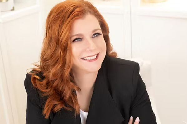 Creating Confidence and Healing Through Coaching, Stories, and Mindset