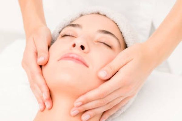Lymphatic Massage for Promoting Deep Physical Relaxation