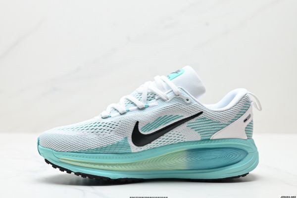 รองเท้าลำลองผู้หญิงที่ผสานสไตล์คลาสสิกกับความทันสมัย..