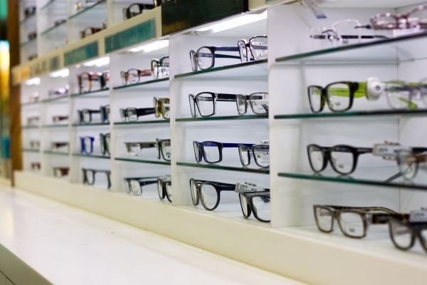 Tips for Selecting Stylish and Comfortable Prescription Glasses