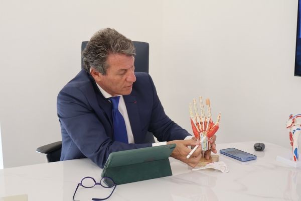 Hand to Shoulder Surgeon in Dubai: What Patients Should Know