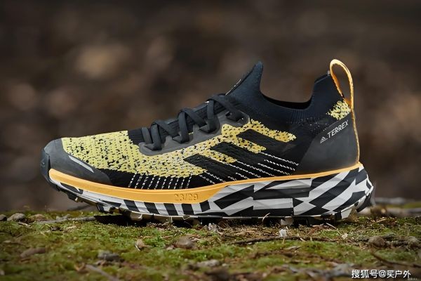 เลือกรองเท้าให้ตรงสไตล์ adidas หรือ Nike รุ่นไหนใช่สำหรับคุณ..