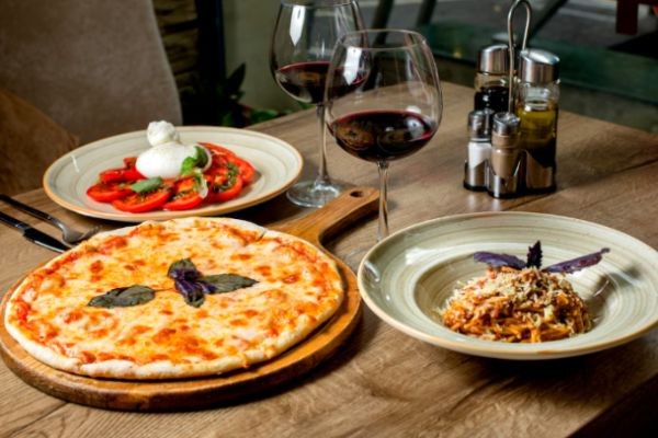 How the Best Italian Restaurant in Windsor, Ontario, Solves Dining Woes