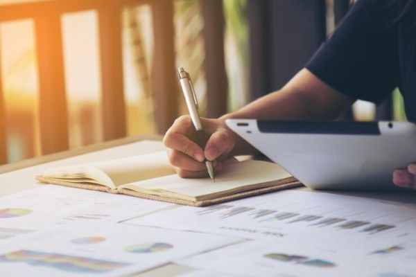 What Truly Makes Someone a Professional Academic Writer in 2025?