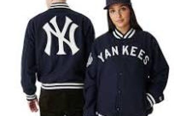 New York Yankees Baseball Jacket: Styling an Iconic Team Look