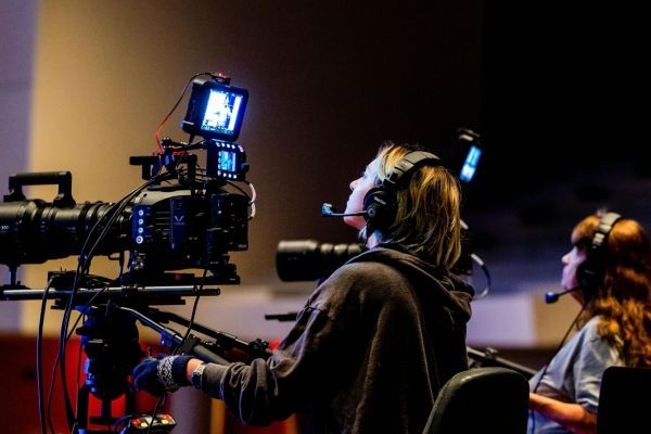 Global Fundus Camera Market to Near US$ 830 Million by 2034 on AI & Screening Expansion