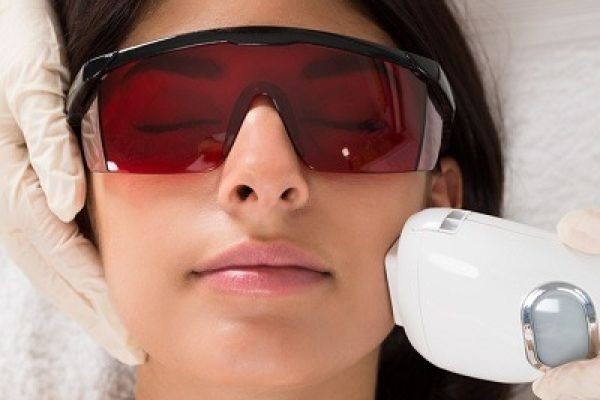 Endolift for Cheek Lift in Dubai: Non-Surgical Mid-Face Rejuvenation