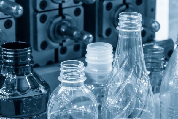 Why Businesses Choose Plastic Bottles for Product Packaging