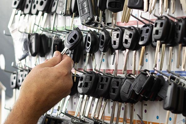 Car Key Shop Near Me in Dubai – Fast & Trusted Locksmith Service
