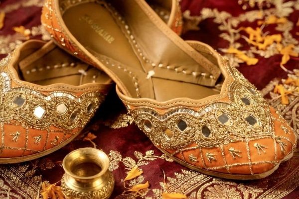 Are Bridal Juttis and Punjabi Bridal Juttis a Good Choice for Destination Weddings?