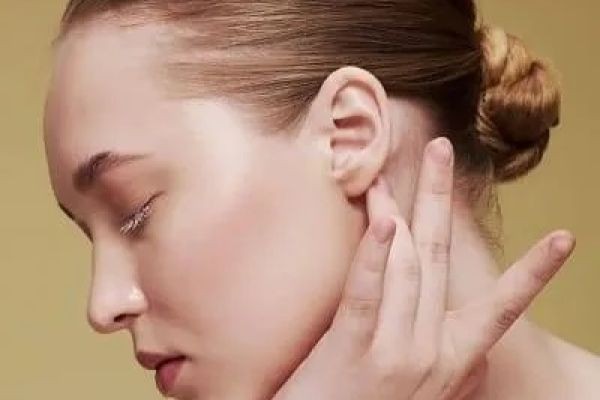 Seasonal considerations for ear surgery in Islamabad