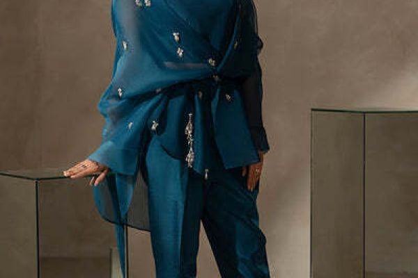 How to Style Kaftan Dresses for a Trendy Look in Pakistan