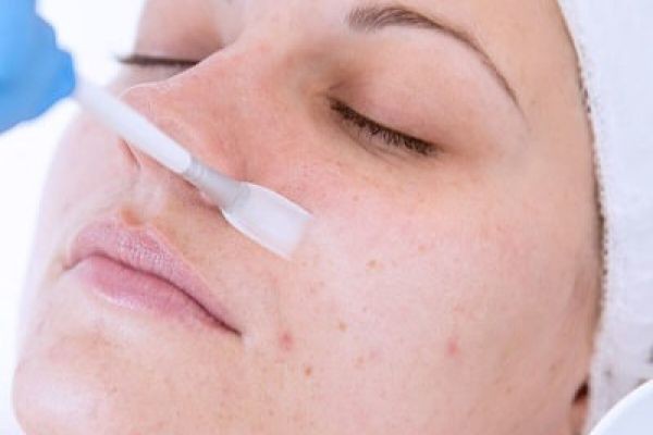 Best Dermatologists for Glycolic Peel Dubai – Expert Skin Brightening & Acne Care Guide