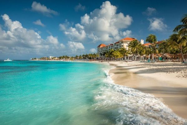 Beyond the Resort: Why Strategic Mobility is Your Best Asset in Aruba