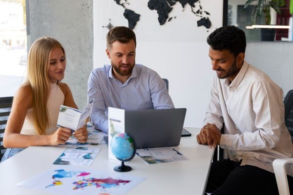 7 Ways a Manchester SEO Team Drives Lead Generation Online