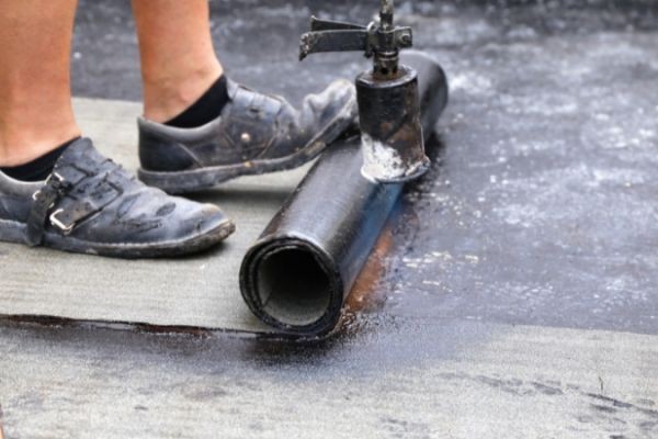 How Waterproofing Specialists Address Challenges in High-Rise and Commercial Buildings