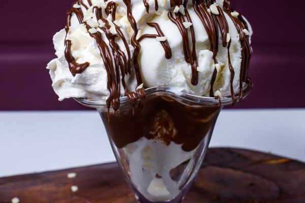 How Ice Cream Sundae: Quick Dessert with Vanilla Base Tips