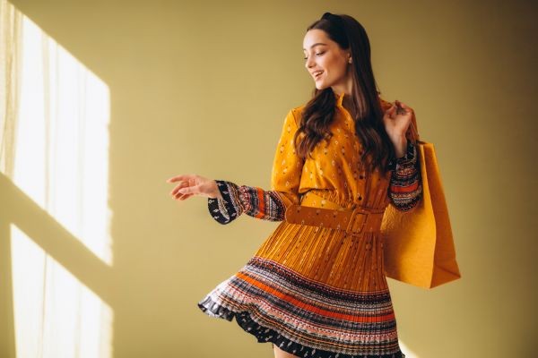 How to Choose Elegant Outfits for Family Celebrations