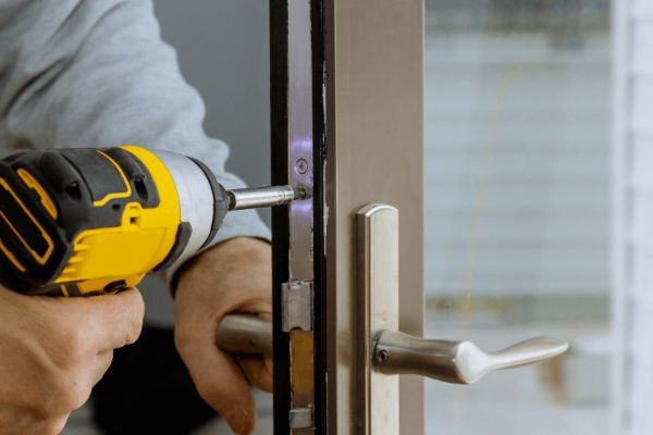Unexpected Lock Problem in Dubai? Solve It Instantly