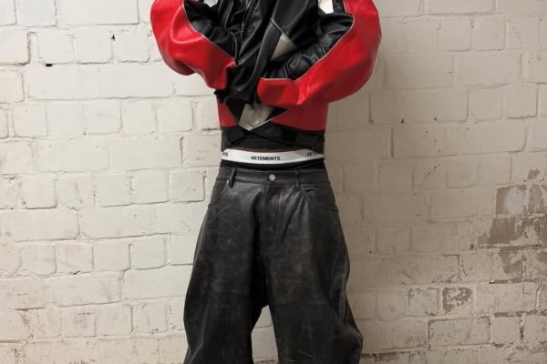 Streetwear Essentials: The Power of a Supreme Hoodie
