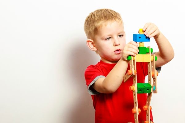 Choosing the Right Toys for Kids in Pakistan: A Comprehensive Guide for Modern Parents