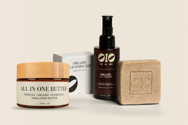 Glow in the Desert: Why You Should Buy Skincare Combo Kit UAE for Complete Skin Transformation