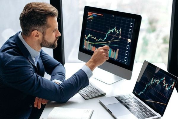 Investment Advisory Excellence in Pakistan's Growing Market