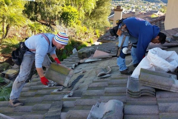 Roof Leak Repair Solutions for Long-Lasting Home Protection