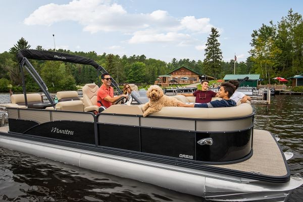 Why Choose A Group Pontoon Boat Rental For Your Next Vacation?
