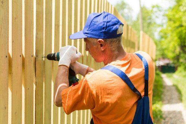 Fence Installation Services for Better Security and Outdoor Style