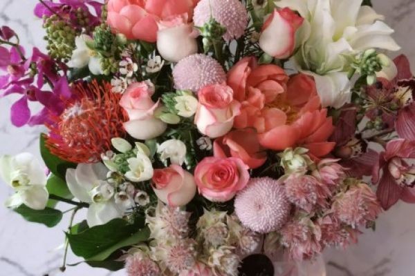 Surprise Mum with Fresh Blooms – Same-Day Flowers Delivered with Love