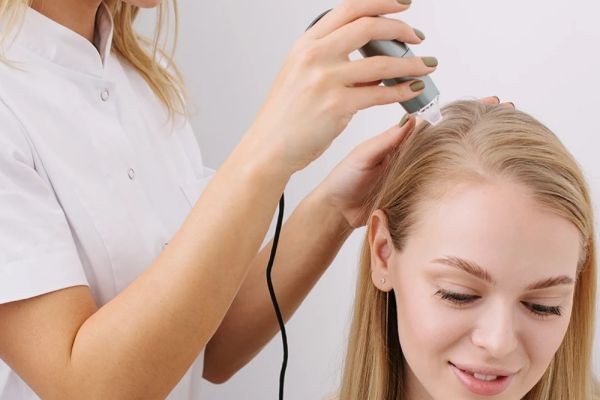 Who Is an Ideal Candidate for Female Hair Transplant Surgery?