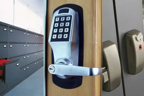 How Professional Locksmith Services Improve Home Security and Peace of Mind