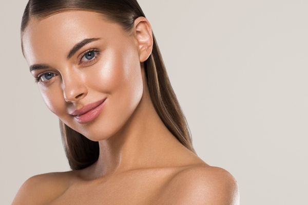 Top 4 Clinics for Tan Removal in Dubai