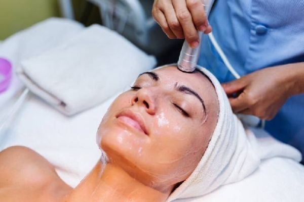 Best Solution for Uneven Skin Tone: HydraFacial Guide