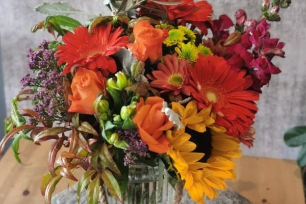 Brighten Someone’s Day with Fresh Flowers and Seamless Delivery