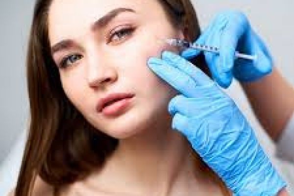 Dermal Fillers in Dubai: A Safe and Effective Anti-Aging Treatment