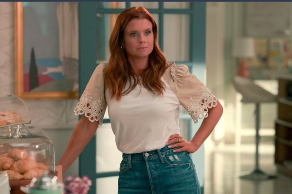 How To Emulate Sweet Magnolias' Timeless Southern Style Effortlessly