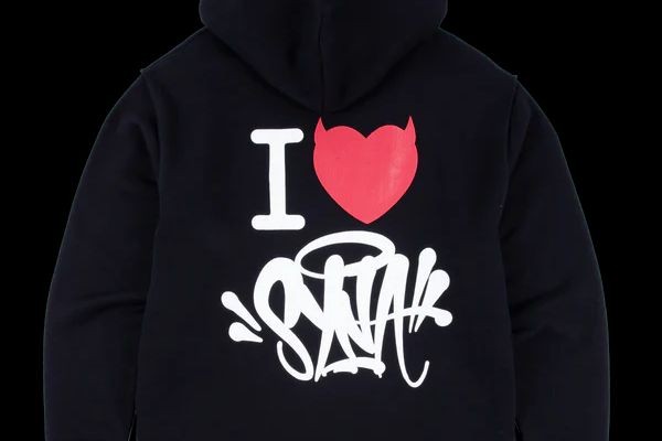 Syna: The Streetwear Movement Redefining Modern Fashion Culture