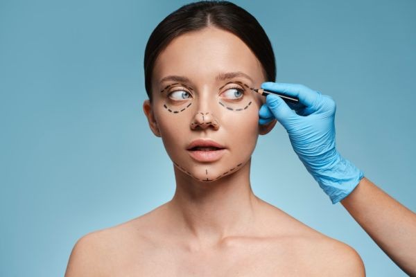 Eyelid Surgery in Islamabad: Can It Help You Look More Awake and Youthful?