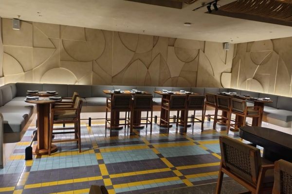 Restaurant Furniture Manufacturers in Delhi, India | Premium Tables & Chairs