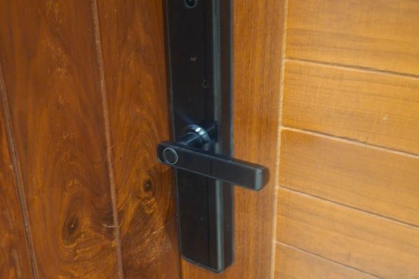 Next-Generation Smart Lock Installation for Modern Security Requirements in Dubai
