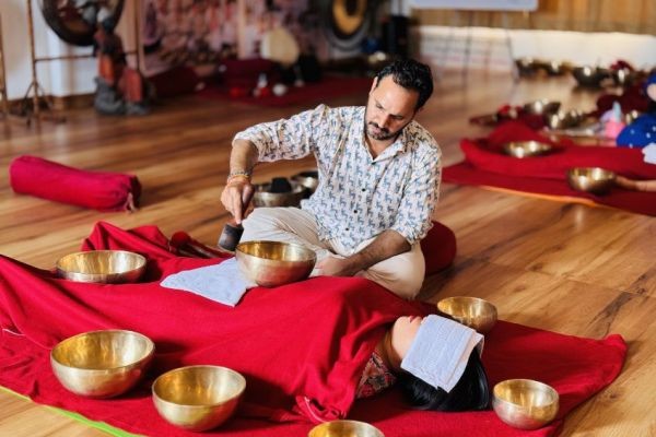 10 Reasons to Join a Sound Healing Teacher Training Course