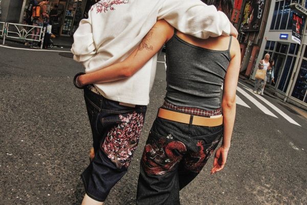Derschutze: Redefining Contemporary Streetwear with Artistic Fashion