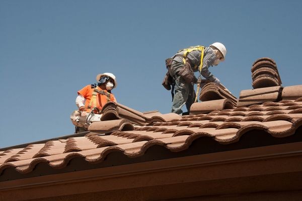How to Choose the Right Roofing Contractor for Your Home?