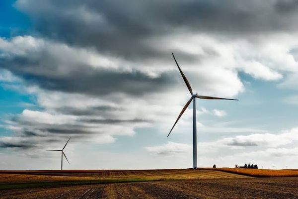 Wind Turbine Market Drivers Accelerating Renewable Energy Expansion Through Technological Innovation and Global Investments