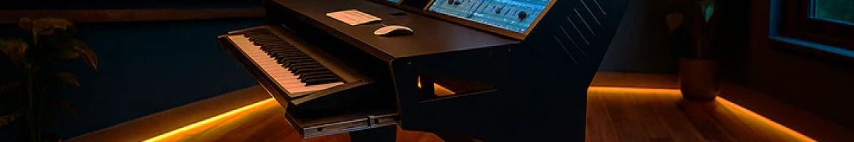 Bazel Studio Desk