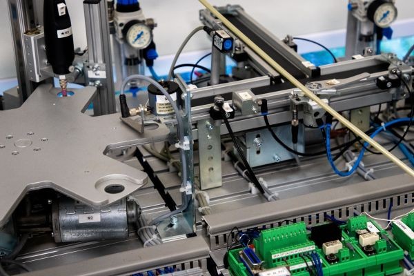 Vibration Control System Market Impacting Factors: Technology, Industry, and Demand Dynamics