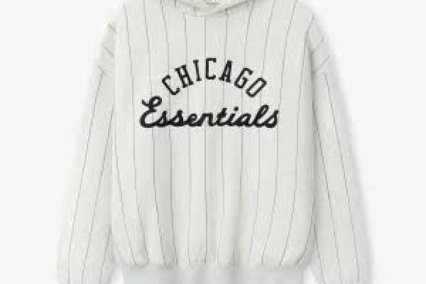 The Ultimate Guide to Achieving the Perfect Streetwear Fit with an Essentials Hoodie