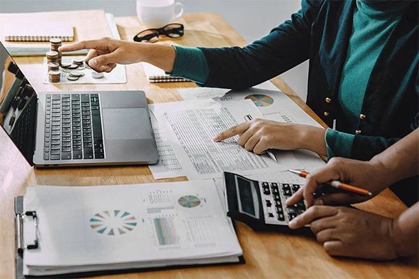 How Bookkeeping Services Support Better Business Decisions